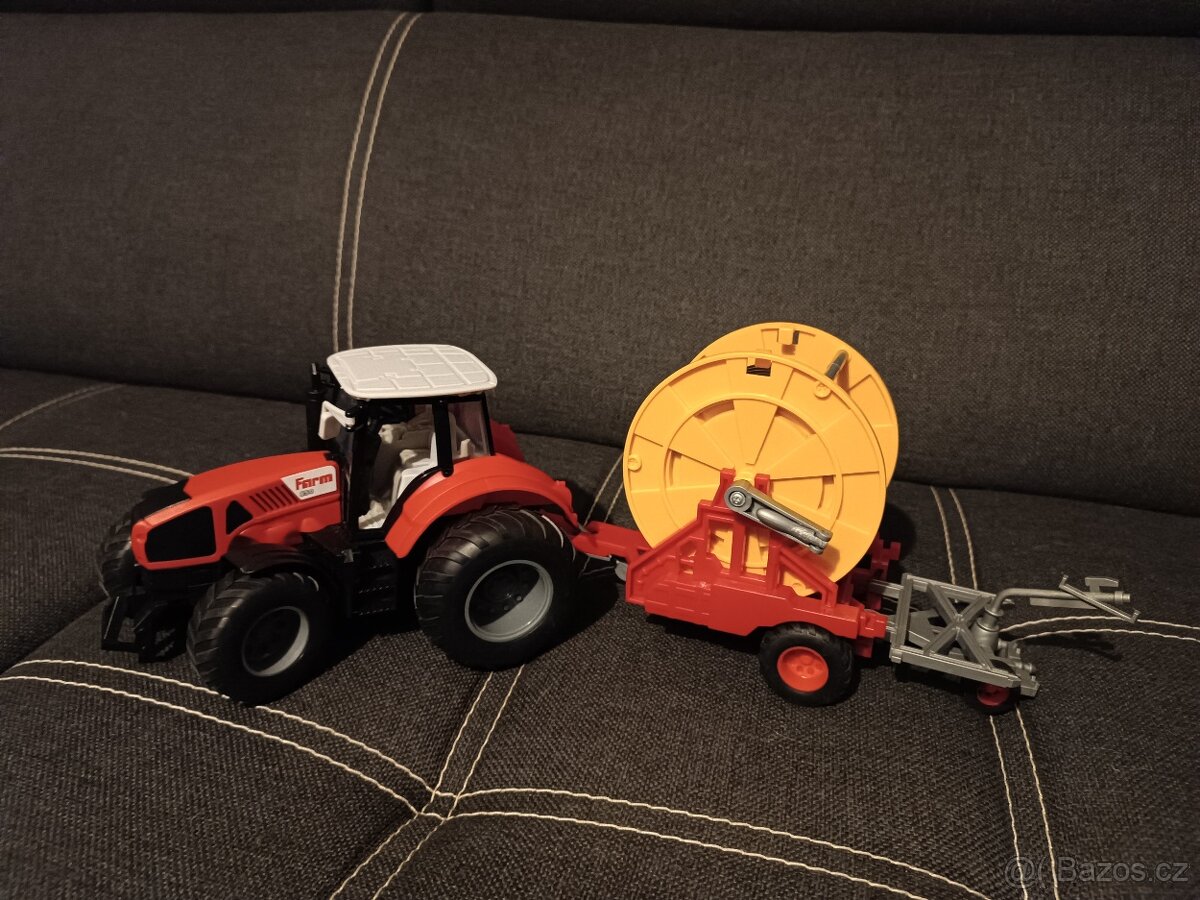 traktor se zavlažováním Pepco - 2
