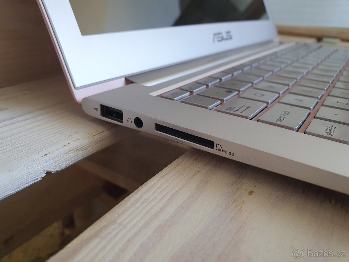 Asus ZenBook UX31E na díly, nejde. - 2