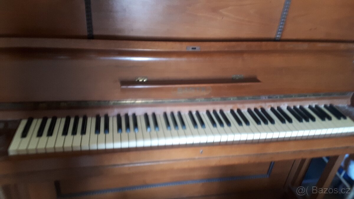 Prodám klavír zn. Bárta - 2