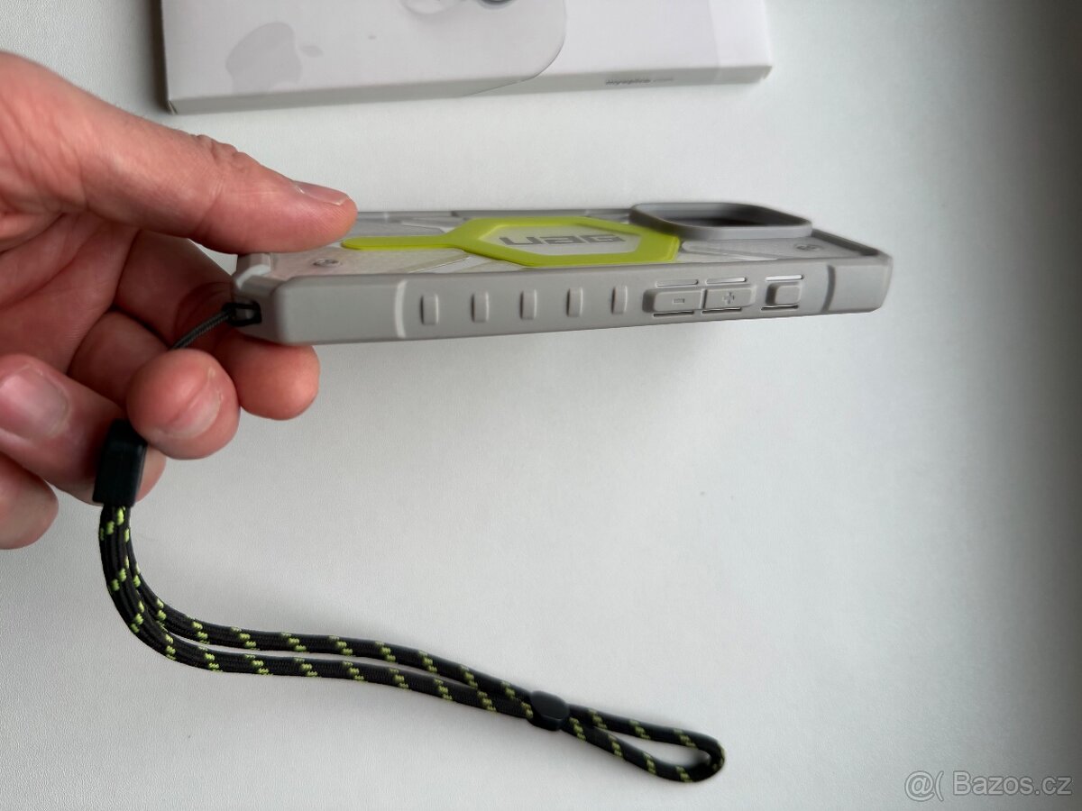 Obal UAG iPhone 16 Pro + ochrana čoček - 2