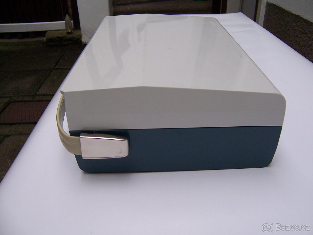 kotoučový nagnetofon Conferette (Německo) - 2