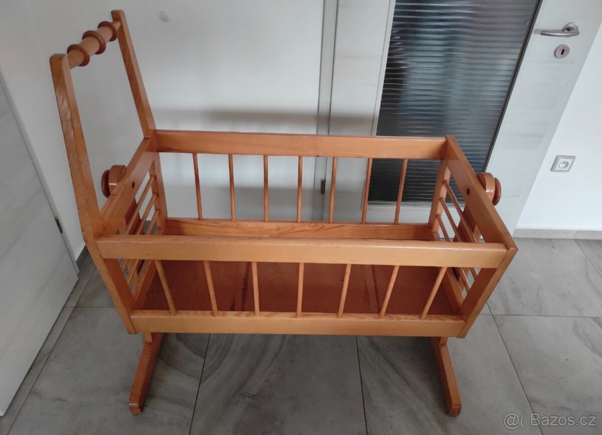 Kolébka pro miminko z jasanu - 2