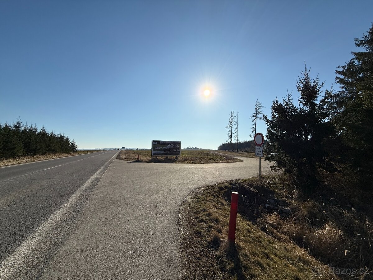 PARKOVIŠTĚproKARAVANING 300metrů od D1 EXIT119 VelkýBeranov - 2