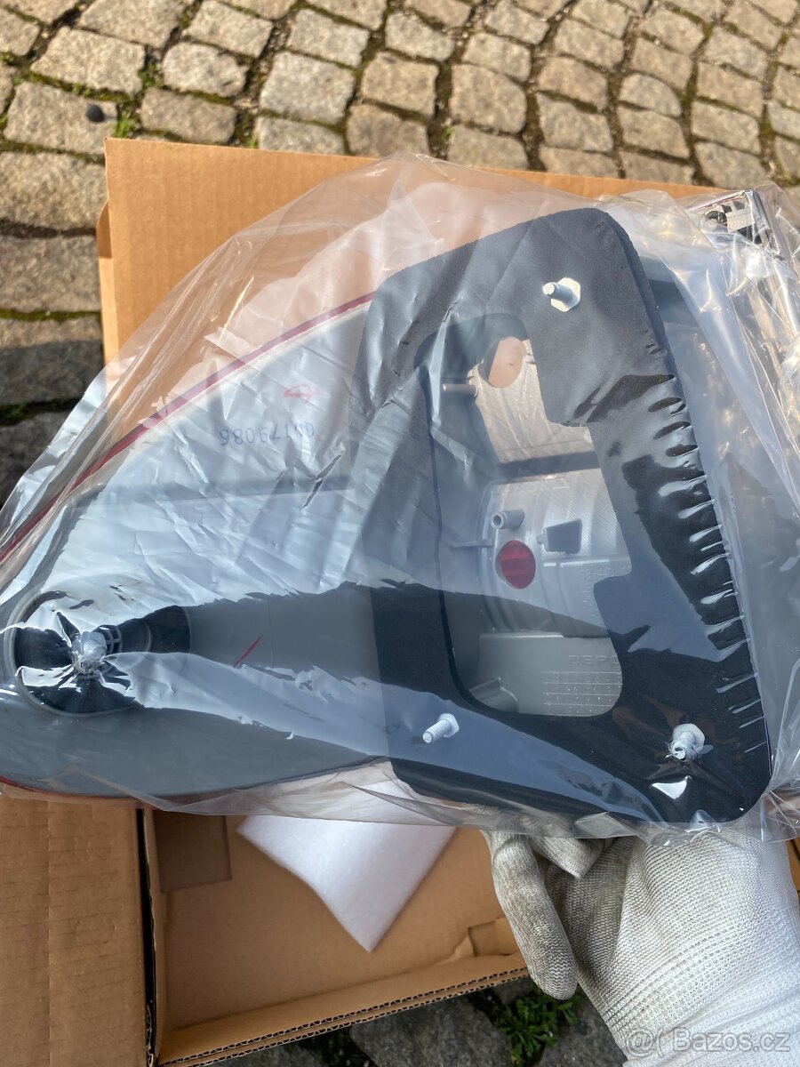 MERCEDES E,W211 - ZADNÍ LAMPY KOMBI I SEDAN,NOVÉ - 2