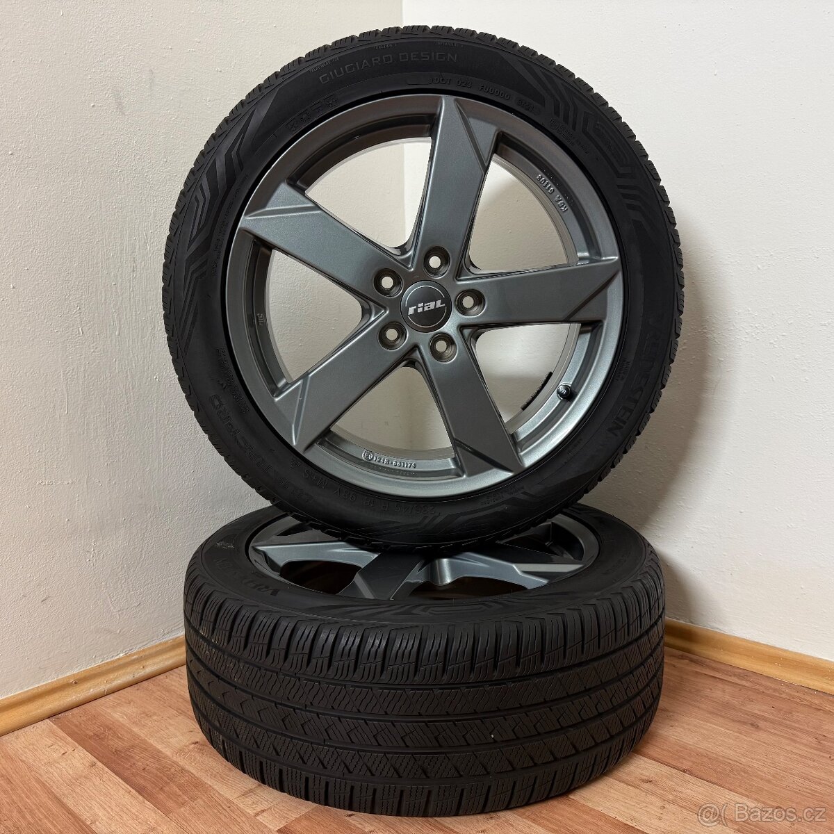 TOYOTA/KIA 5x114,3 R18 ET55+CELOROČNÍ 235/45R18 7m - 2