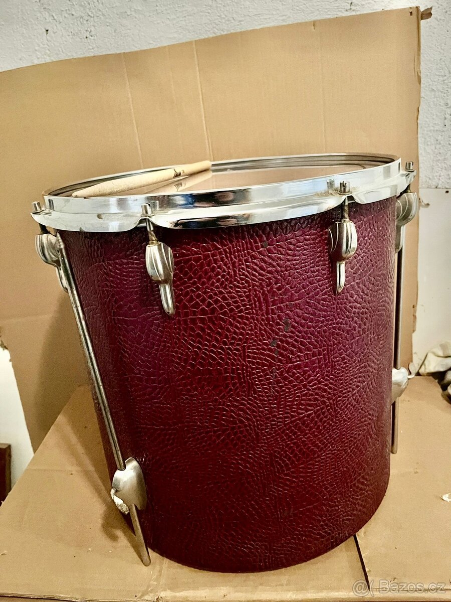 Buben na fandění. - 2