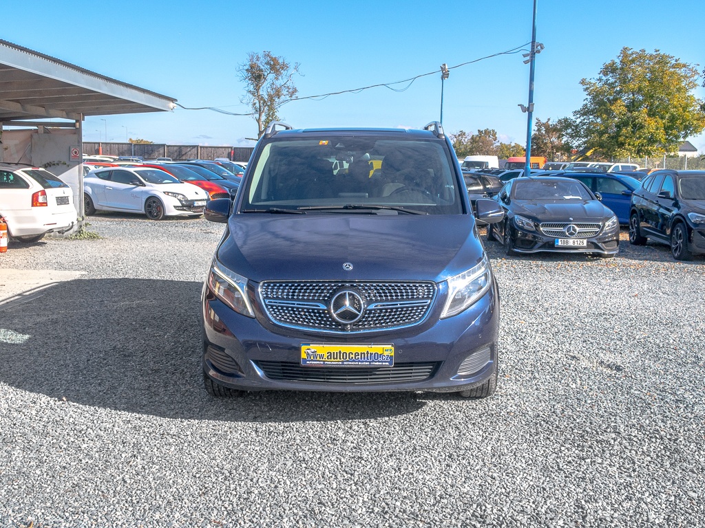 Mercedes-Benz ČR 220D MAT NAVI – 7 sedadel - 2