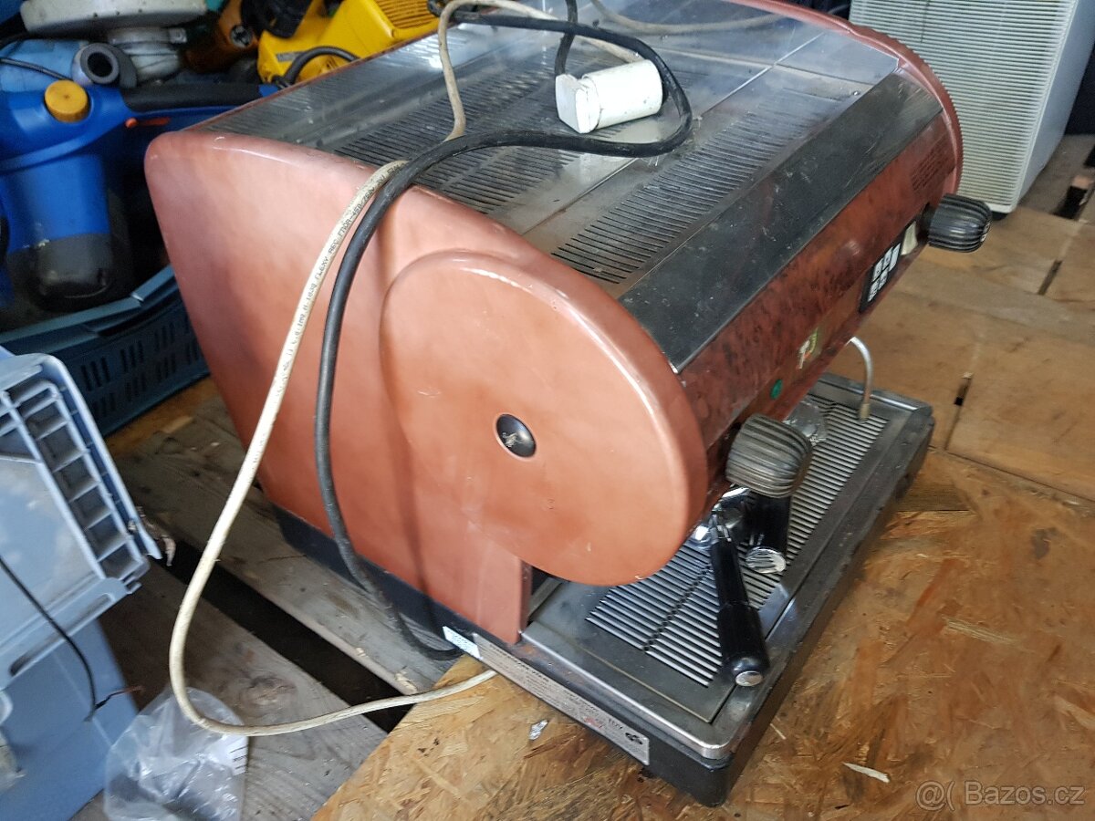 Kávovar Francesconi, pákové espresso. - 2