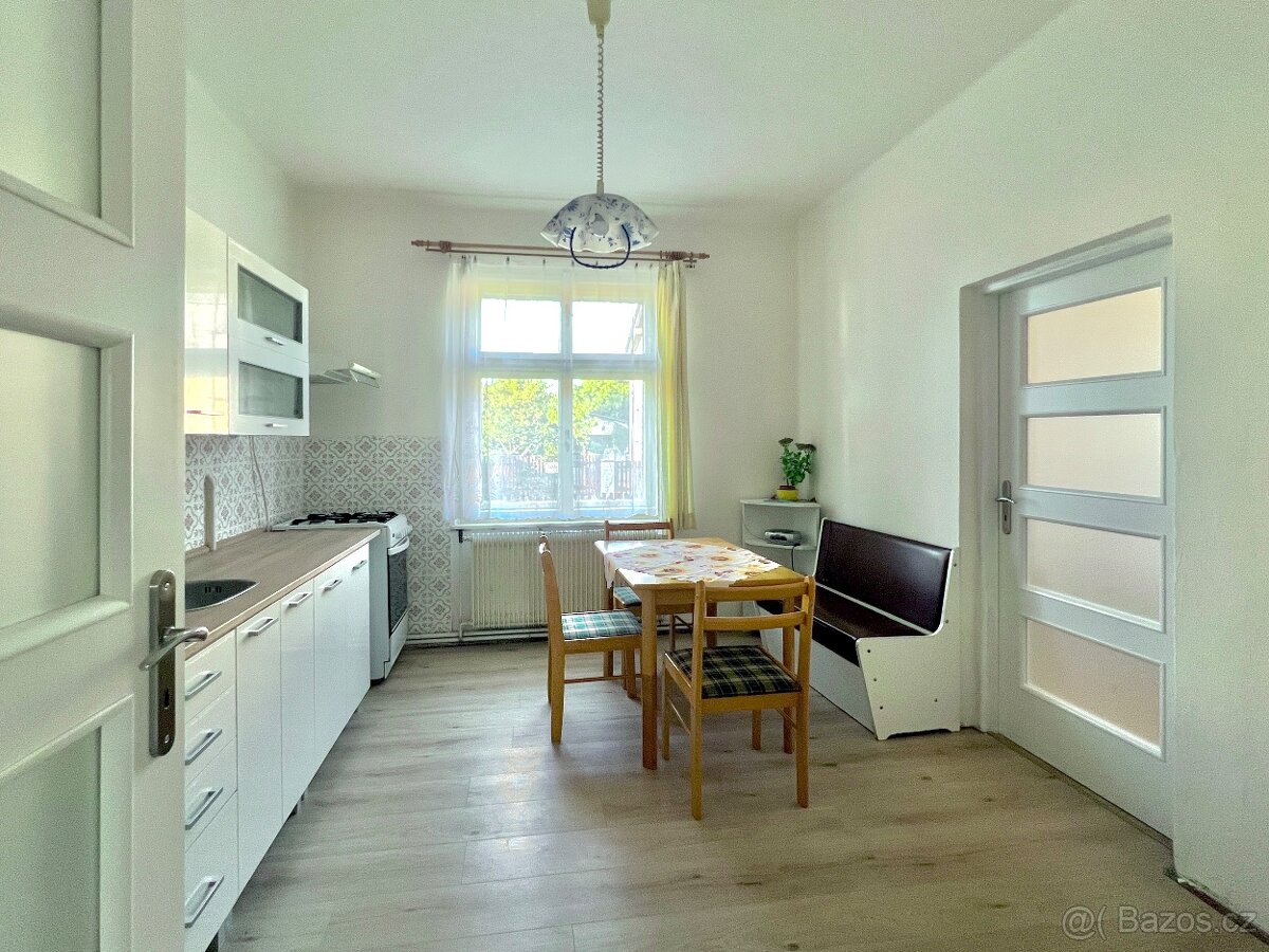 Pronájem rodinné vily se zahradou - Bakov nad Jizerou - 2