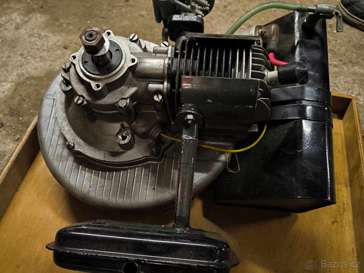 Motor BD 1S50-A, + celá benzinová sekačka - 2