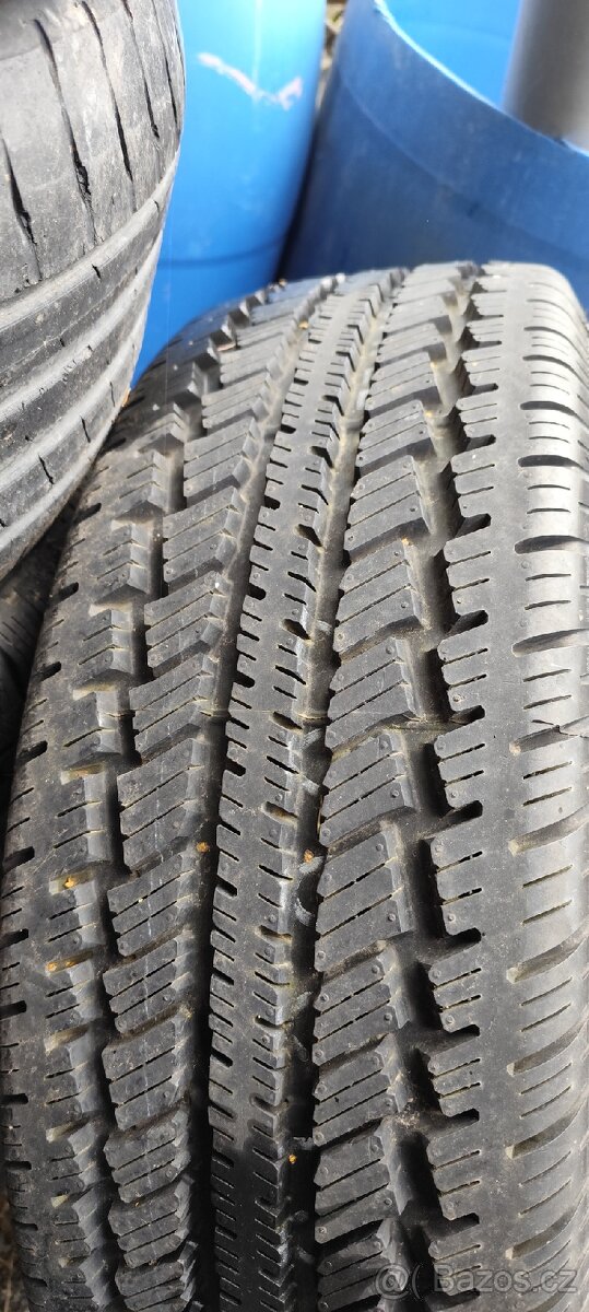 Prodám rezervu na Ford Explorer 2 generace - 2