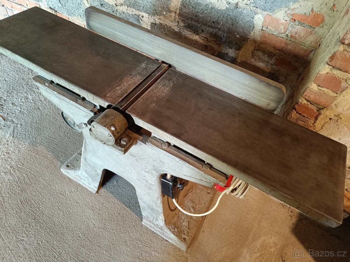 Litinová hoblovka - srovnávačka - 2