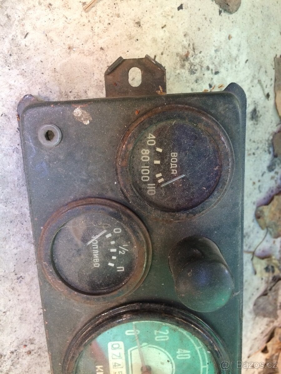 přístrojová deska GAZ 51, ZIL 157 - 2