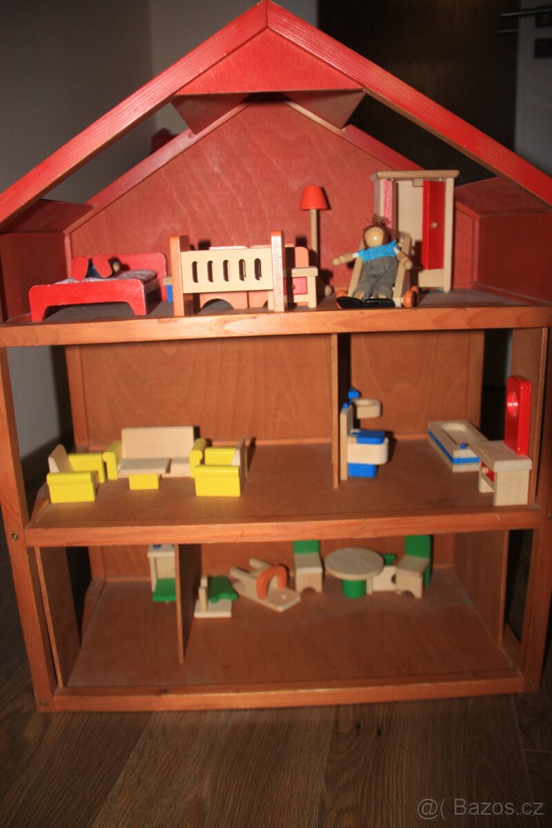 Dřevěný domeček pro panenky - 2