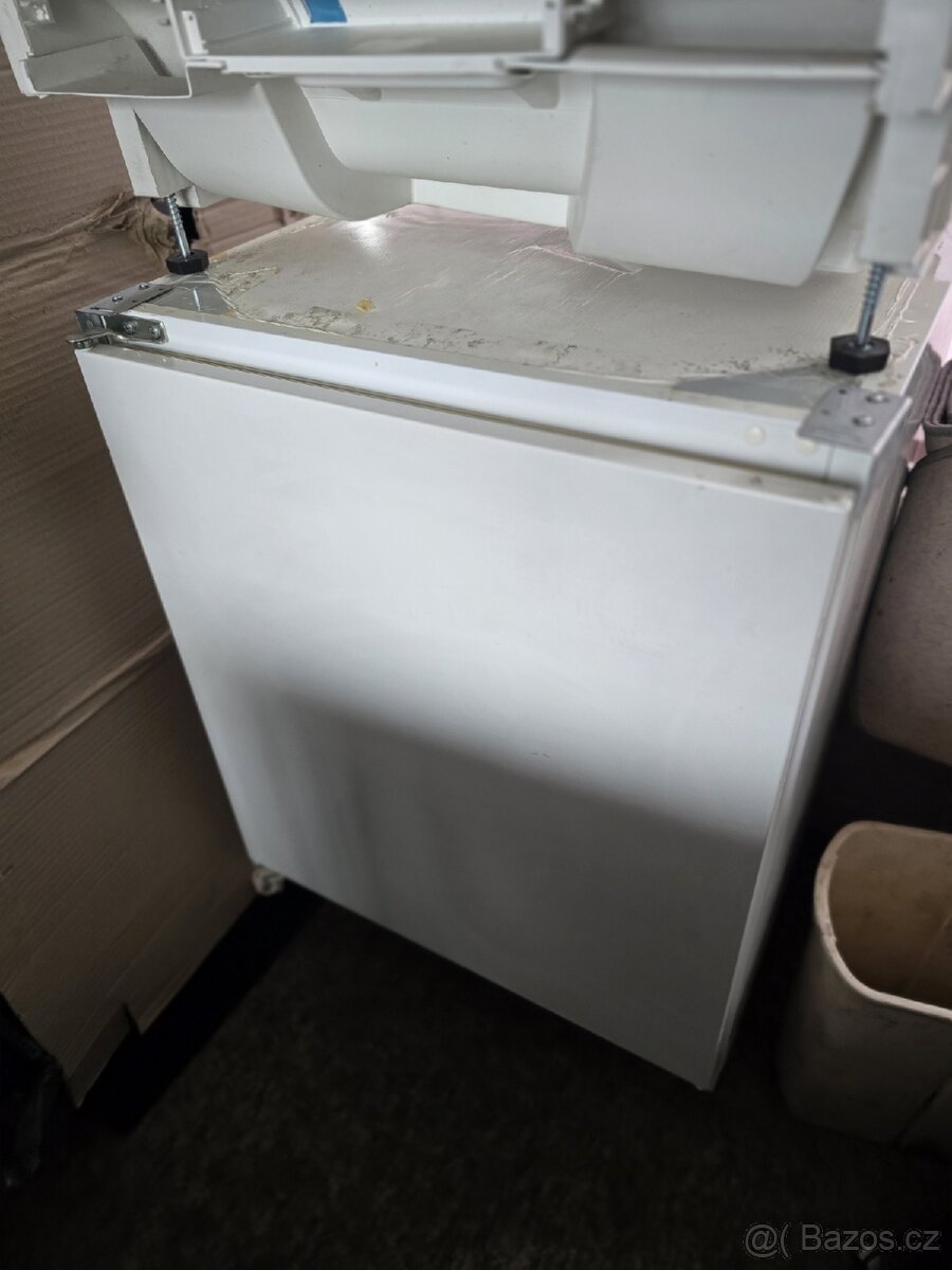 Vestavěná lednice a mrazák - 2