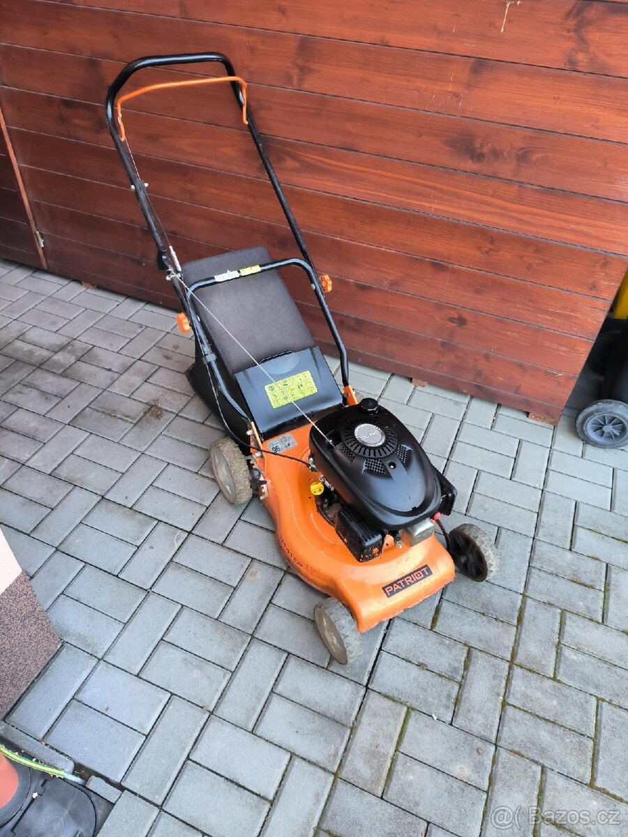 Benzínová sekačka - 2