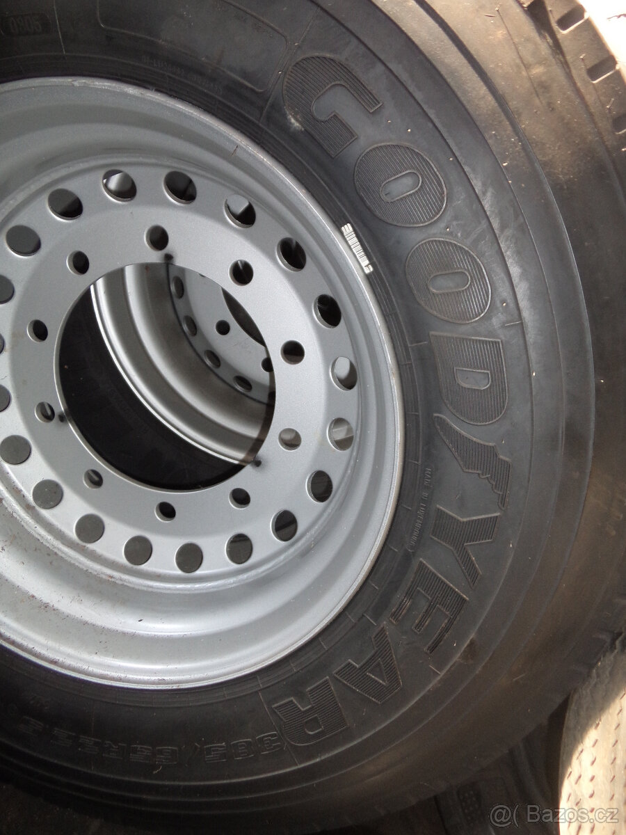 Kola 385/65-22,5 - 2