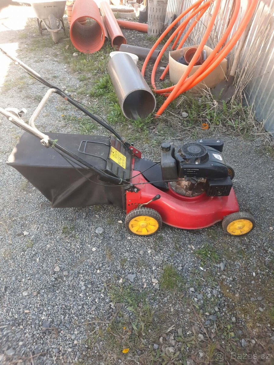 Motorová sekačka 4T - 2