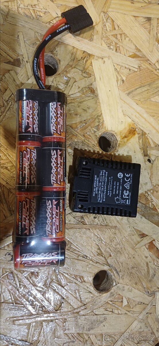 Traxxas baterie+nabíječka - 2