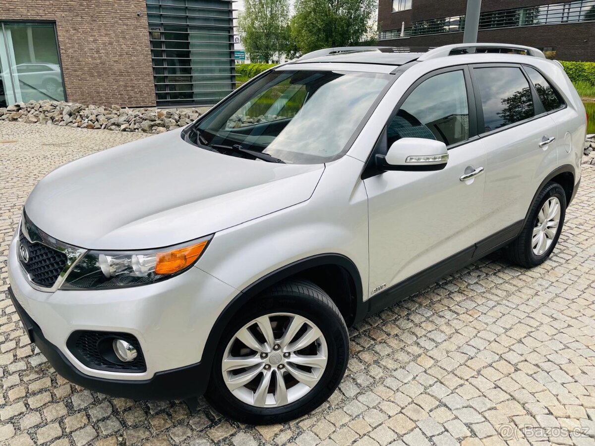 Kia Sorento 2.2D 4x4 MANUÁL VÝHŘEV 1.MAJITEL PANORAMA - 2