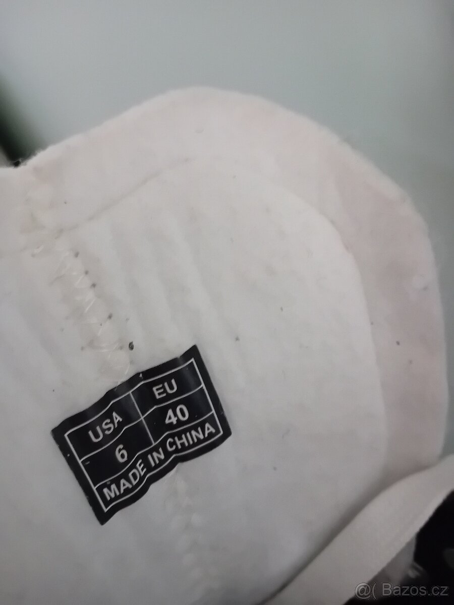 Hokejové brusle CCM vel.40 - 2