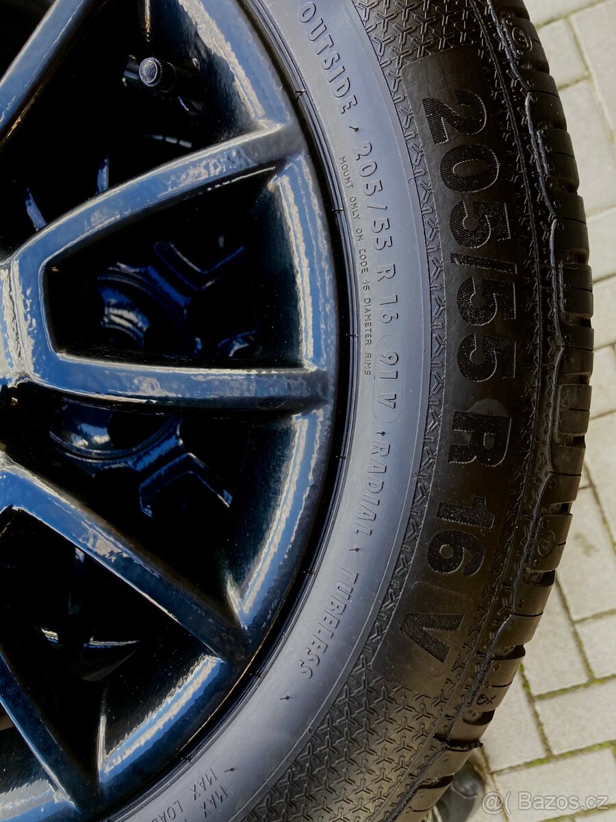 Černá kola R16, 205/55, 7J, 4x9 + pneu Barum Bravuris, letní - 2