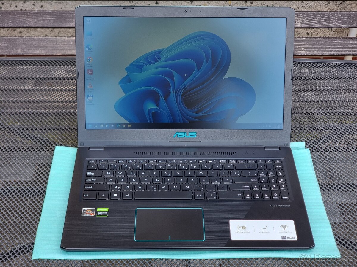 Herní notebook Asus M570D - jako nový, nevyužitý - 2