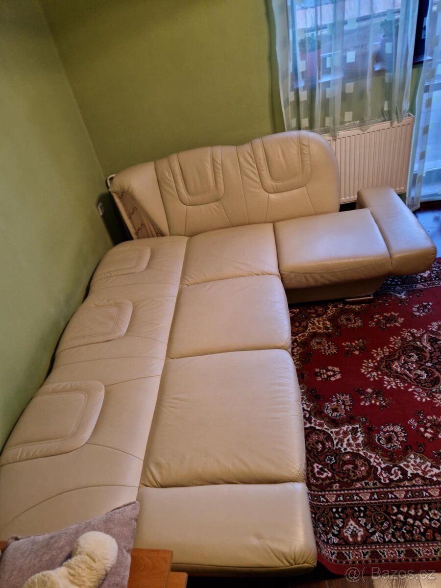 Béžová kožená sedačka - 2