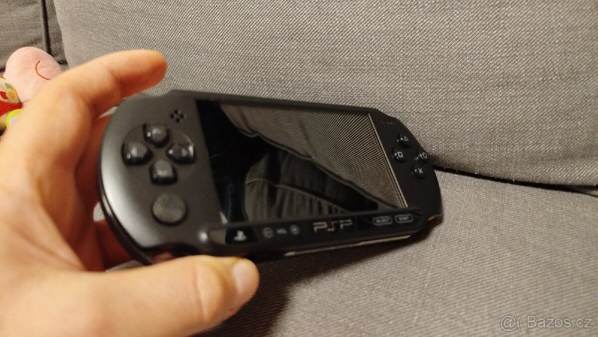 Prodám Sony PSP E1004 - 2