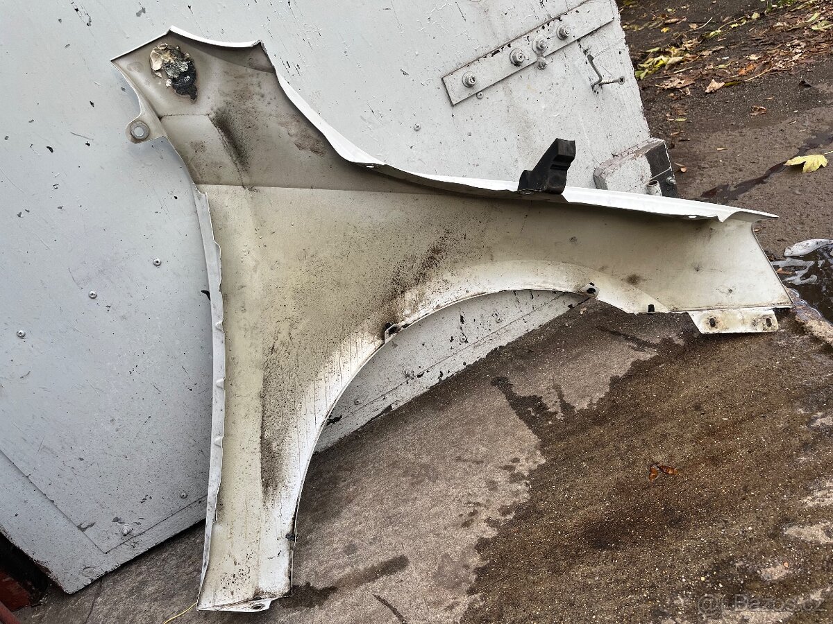 Škoda Octavia 3 facelift-přední levý blatník - 2