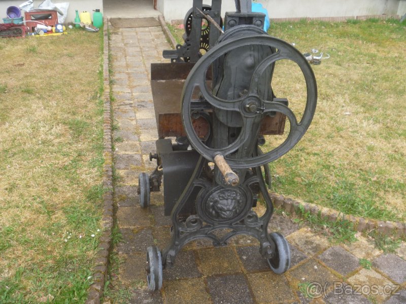 Zahradní elektrický gril - 2