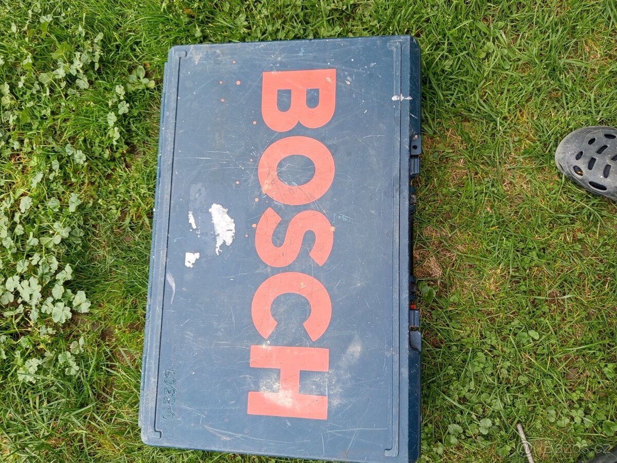 prodám pneu kladivo bosch - 2