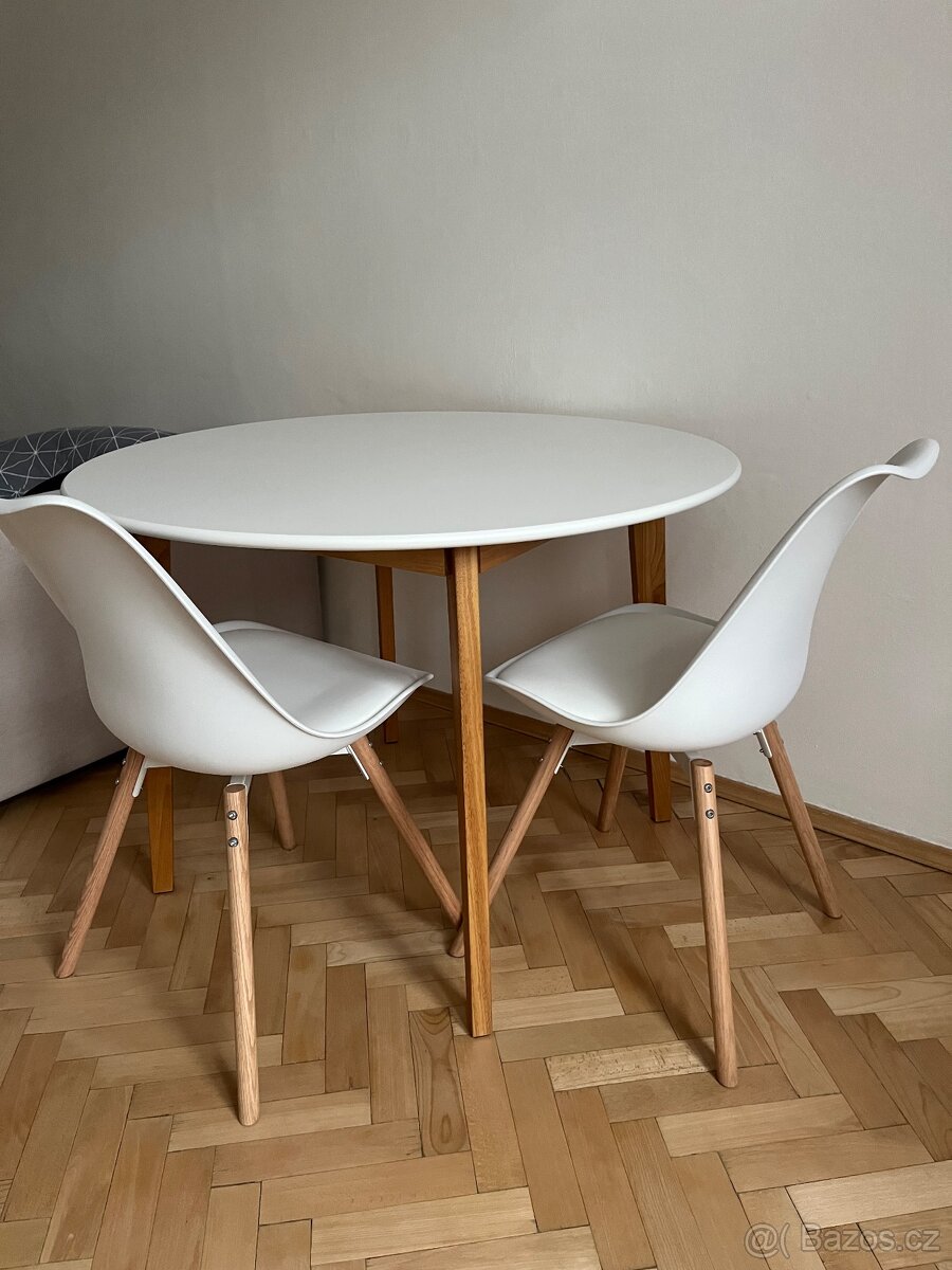 Jídelní stůl+židle - 2
