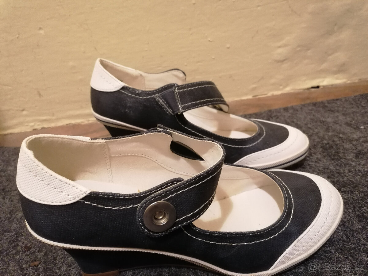 Dámské boty vel. 39, málo nošené - 2