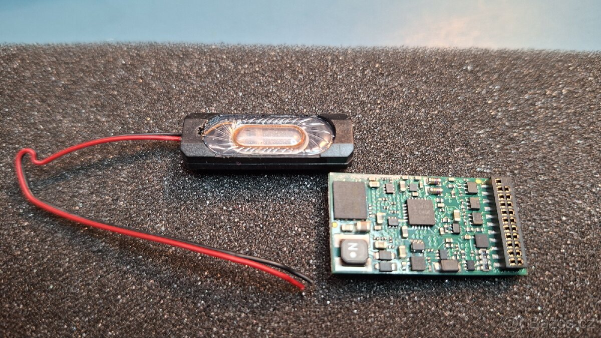 Zvukový dekoder pro elektrickou modelovou lokomotivu H0 - 2