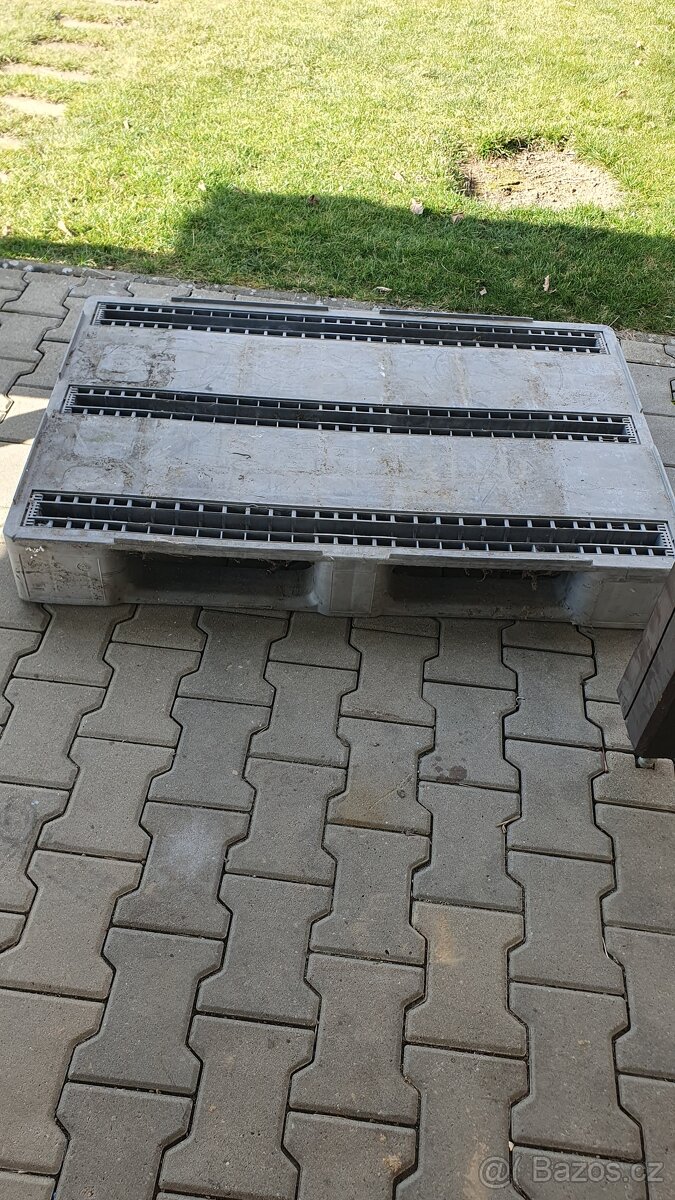 Plastová paleta - 2