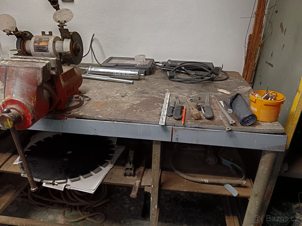 Prodám pracovní stůl - ponk - 2