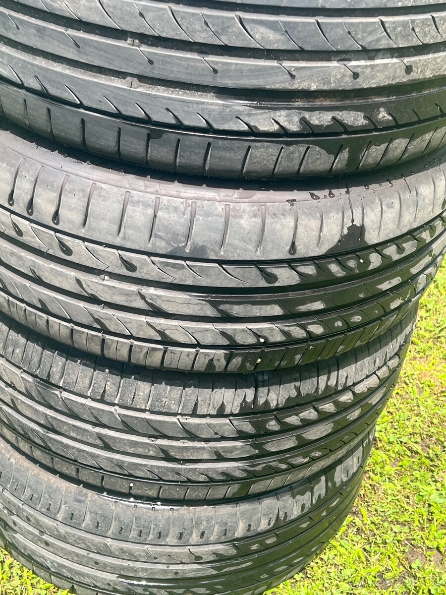 Letni pneu Tracmax 235/45/18 - 2