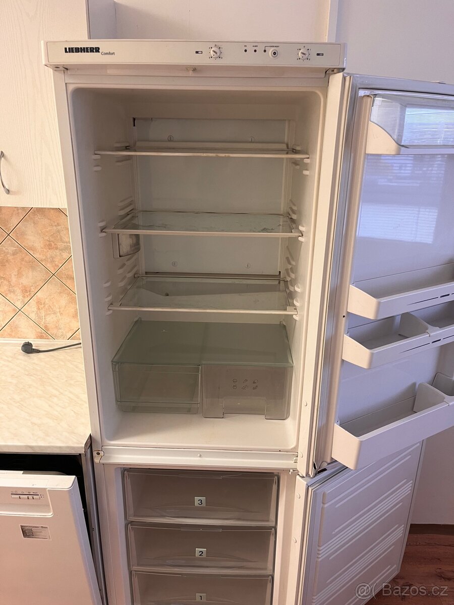 ZDARMA ZA ODVOZ KUCHYNĚ, DVĚRE, NÁBYTEK, SPOTŘEBIČE, SKŘÍNĚ - 2