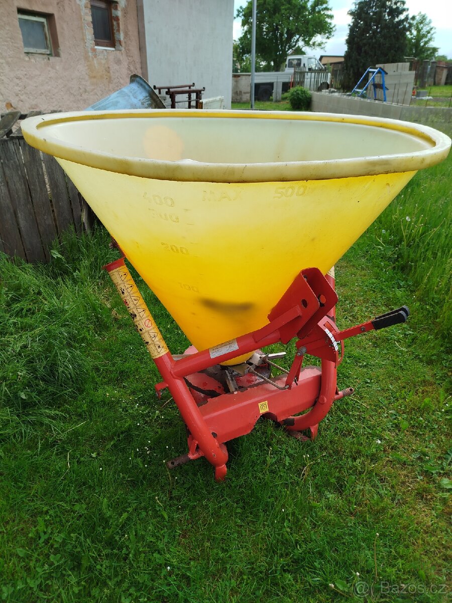 Rozmetadlo hnojiv 500l - 2
