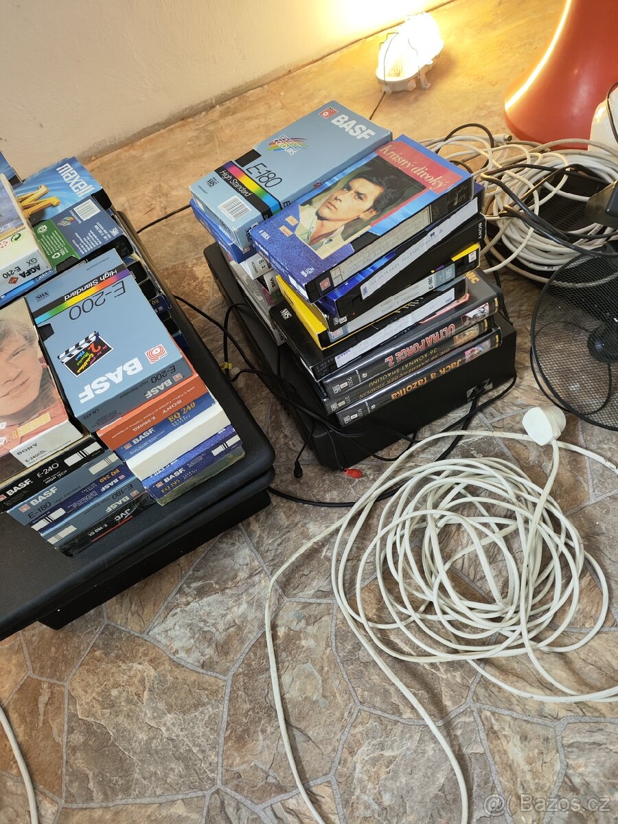 VHS kazety a VHD videorekordér Panasonic - 2