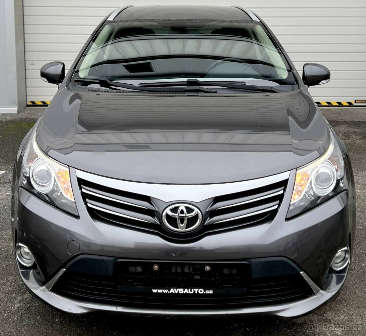 TOYOTA AVENSIS 2.2 D-4D 110 kW • 2011 • BOHATÁ VÝBAVA - 2