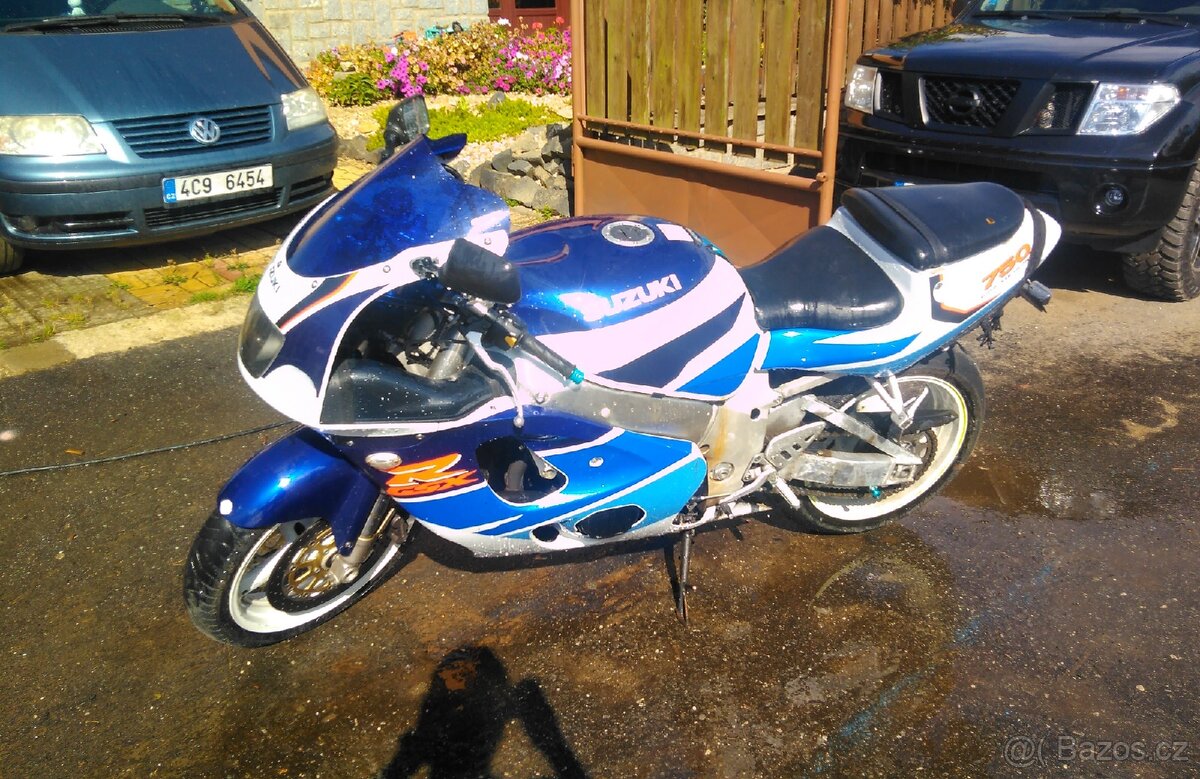 Prodám Suzuki GSX-R 750 - 2