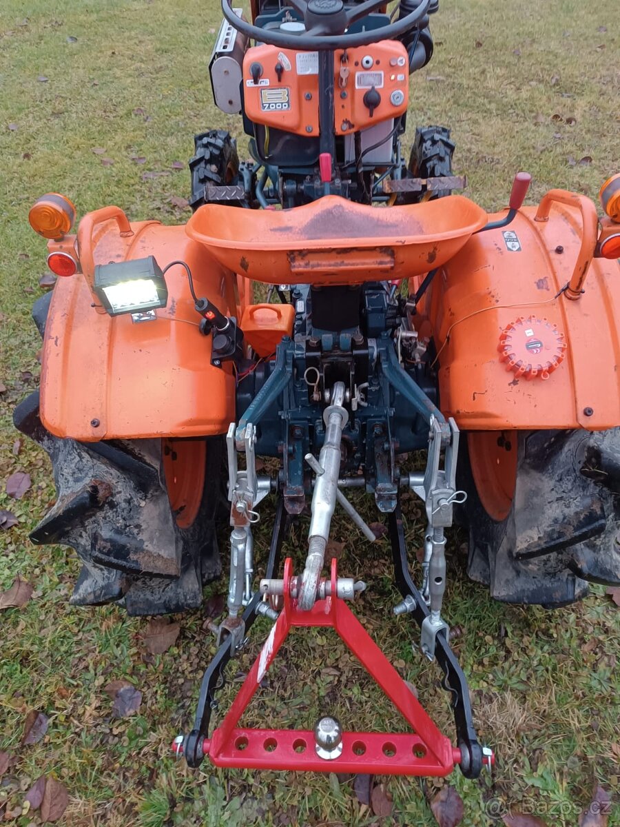Kubota B 7000 -4 x 4 - 2