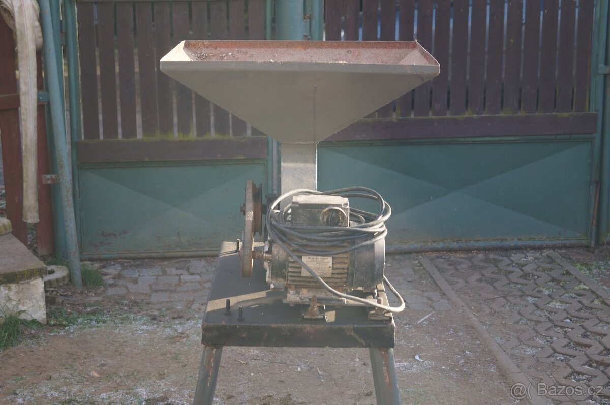 Kladívkový šrotovník - 2