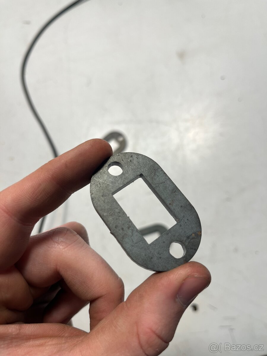 Příruba karburátoru Jawa pionýr - 2