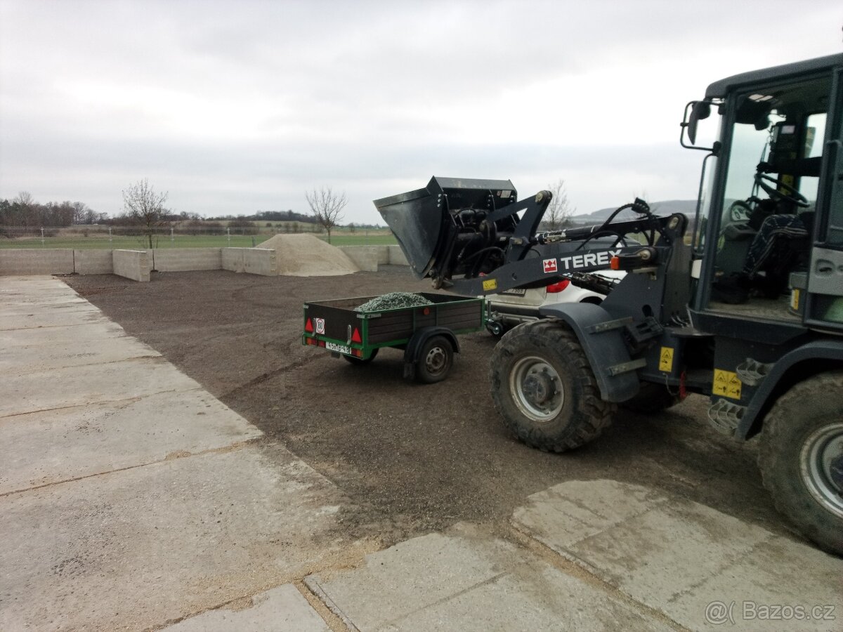 Strojník - obsluha nakladače - 2