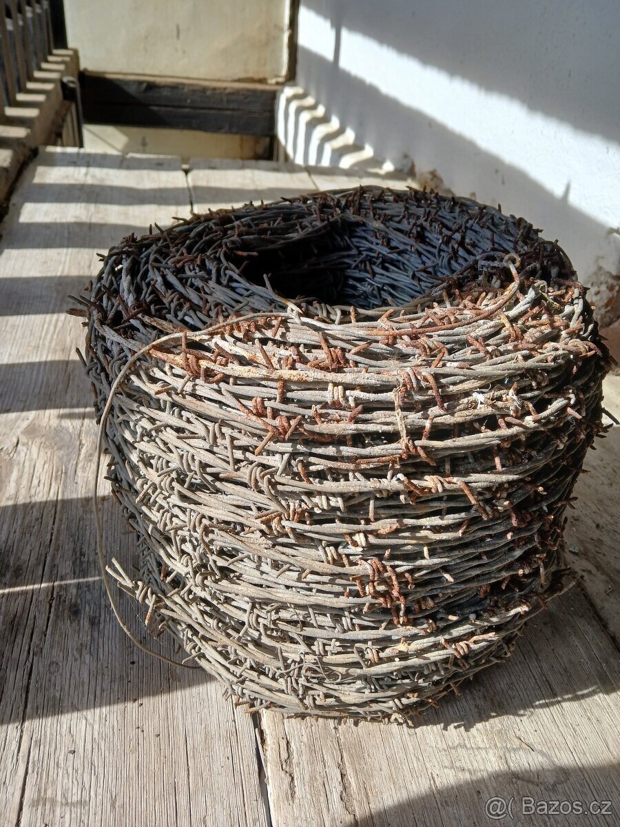 Ostnatý drát - 2