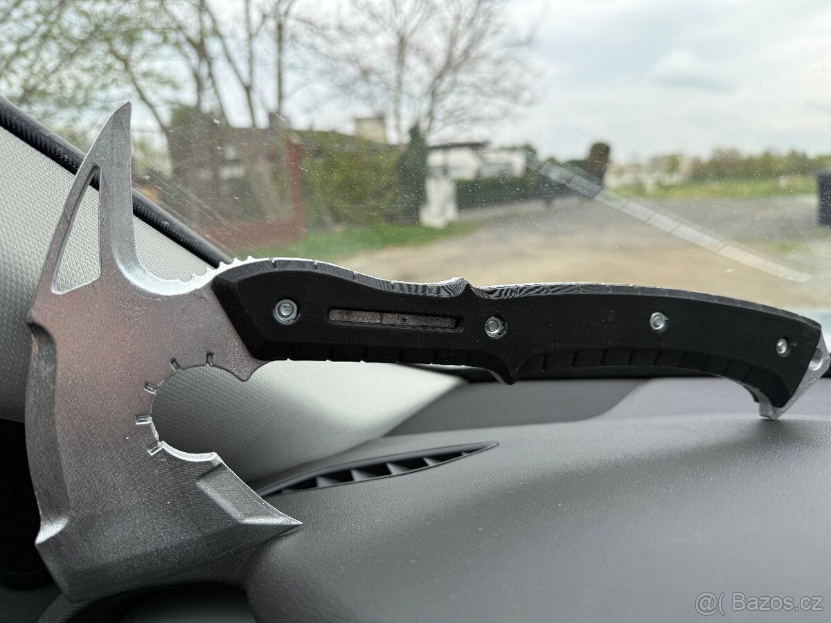 Resident Evil: Requeim - Leon’s hatchet - 2