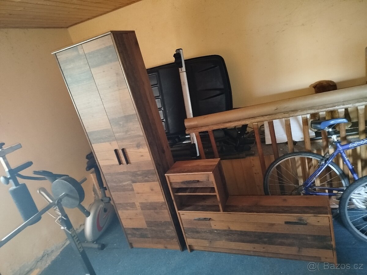 Předsíňová stěna - 2